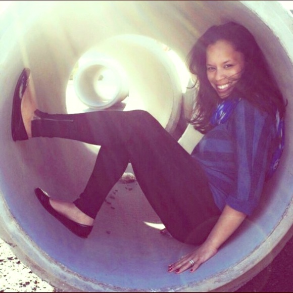 Meet your Posher, Nydia - Picture 1 of 4